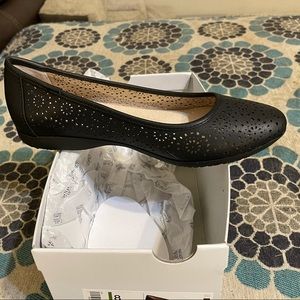 New Croft and barrow black flats.